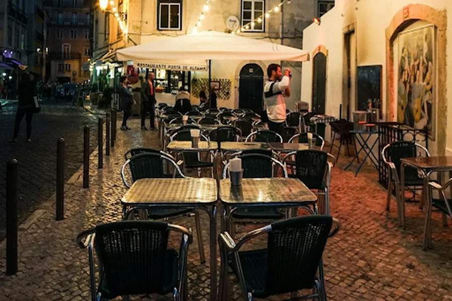 Al Fresco Dining